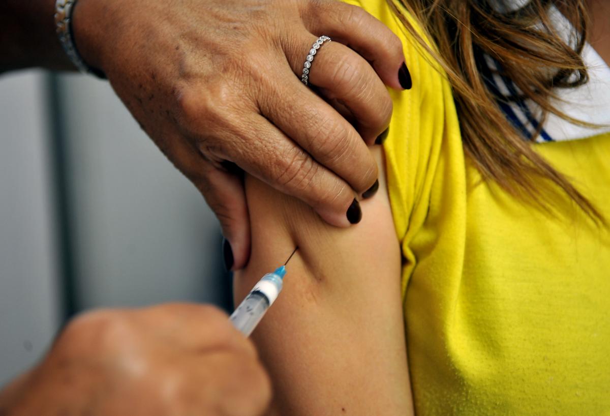 SES-GO recomenda às Secretarias Municipais de Saúde dos municípios a intensificar a vacinação contra a febre amarela