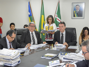 Dez municípios goianos receberão R$ 46,9 milhões de investimentos