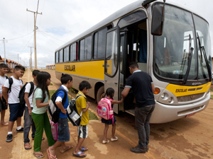 Governo Estadual quita repasses do Transporte Escolar de 2016