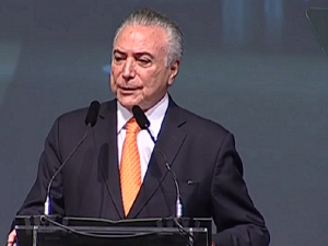 ?Michel Temer participa da Marcha e anuncia parcelamento de débitos previdenciários